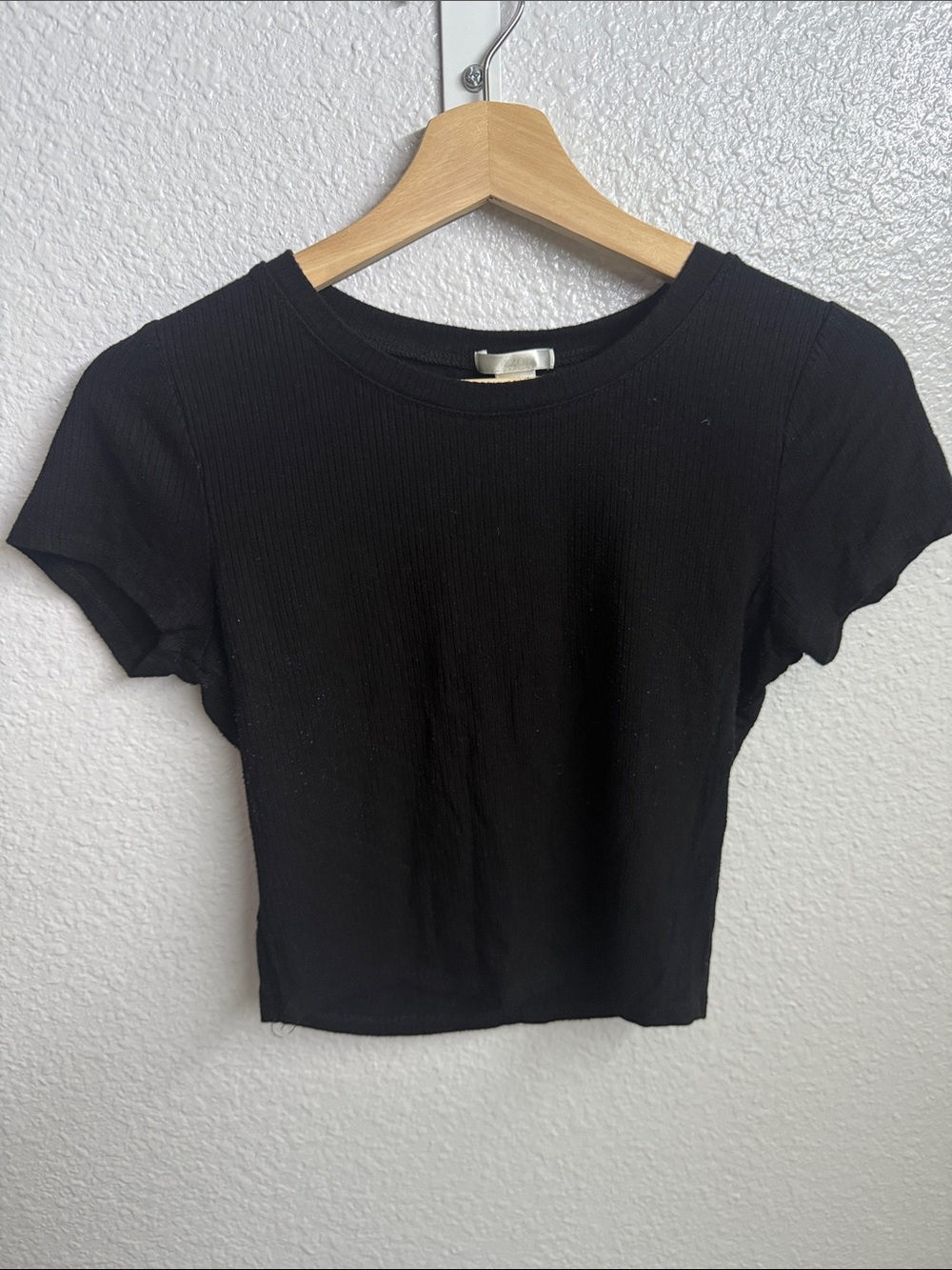 Bozzolo Black Ribbed Short Sleeve Crop Tee